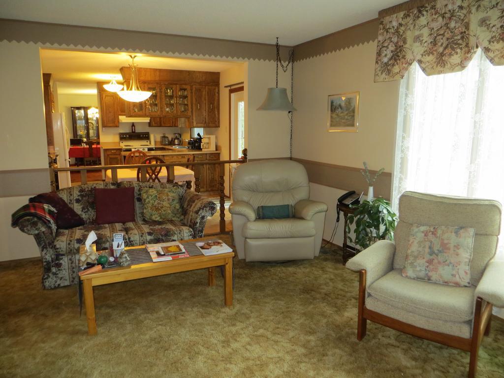 Wild Rose Bed & Breakfast Saskatoon Kültér fotó